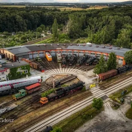 캠프장 Wagony Sypialne W Muzeum Kolejnictwa