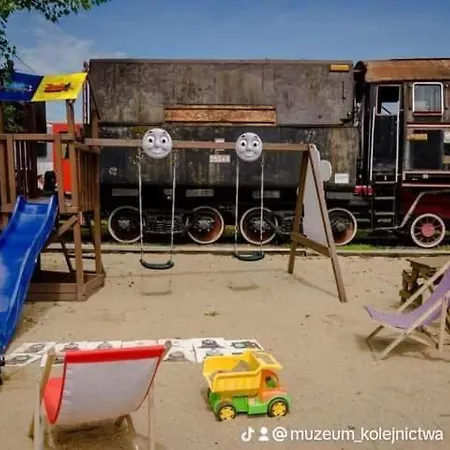 캠프장 Wagony Sypialne W Muzeum Kolejnictwa Jaworzyna Slaska